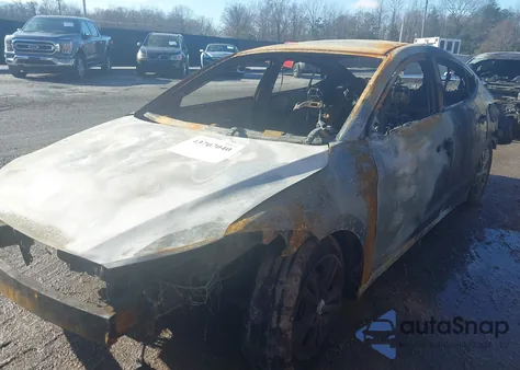 2018 Hyundai Elantra Sel z USA, uszkodzony, nr VIN 5NPD84LF4JH316040